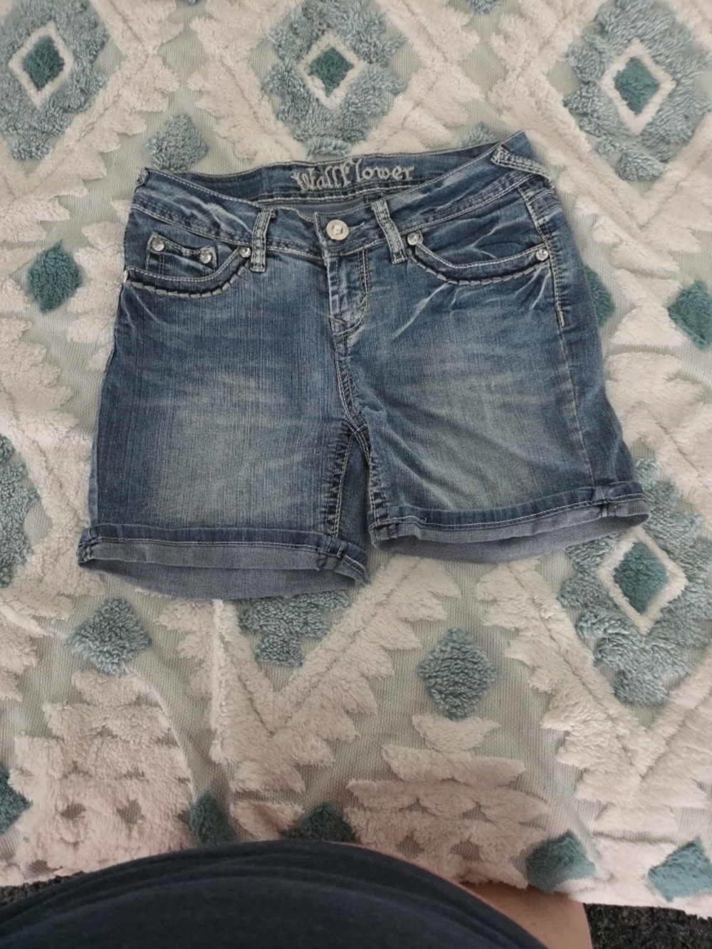 Wild Flower Faded Blue Rolled Cuff Denim Shorts Sz 7